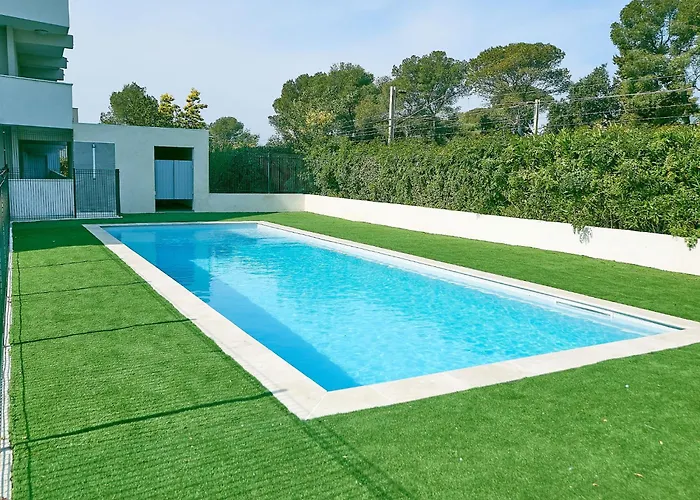 Le Boreal-3 By Interhome * Сен-Рафаэль